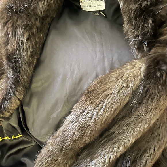 Beaver Full Length Fur Coat Like New - Picture 4 of 4